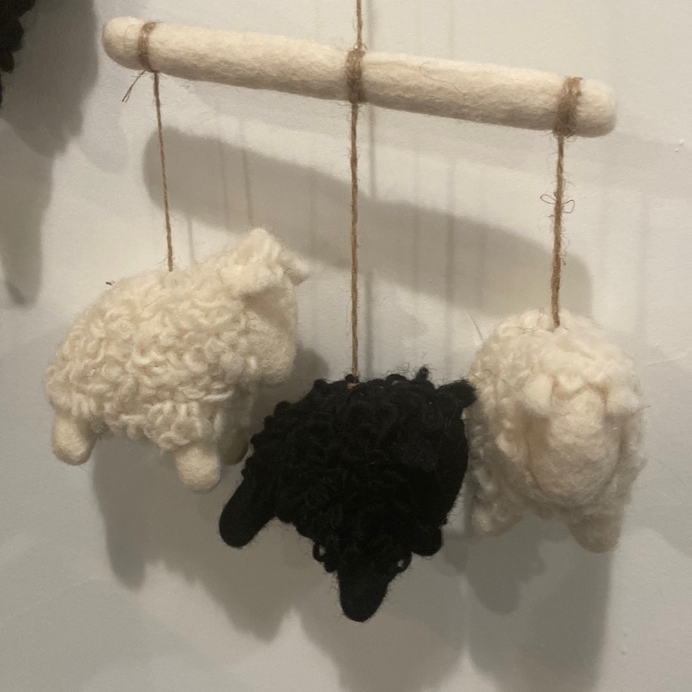 POTTERY BARN KIDS Felted Sheep Mobile  - NEW - Baby Nursery 100% Wool - Picture 5 of 8
